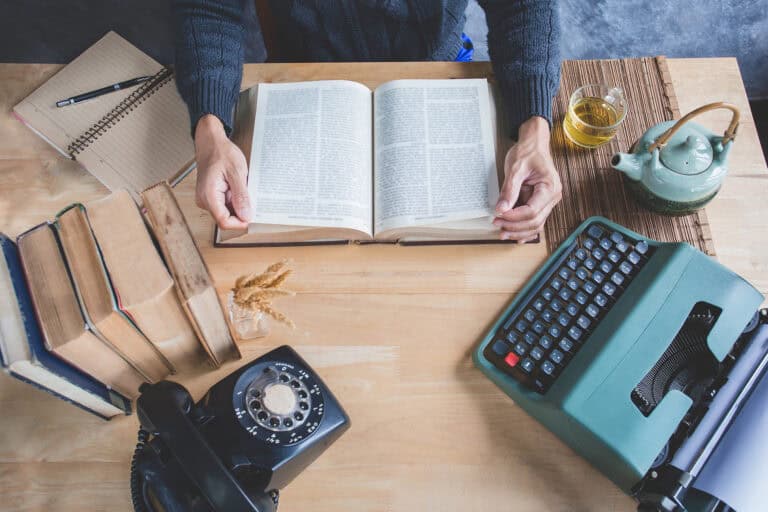 Ein Gutachten Buch als Teil der Editionsgeschichte von Faksimiles